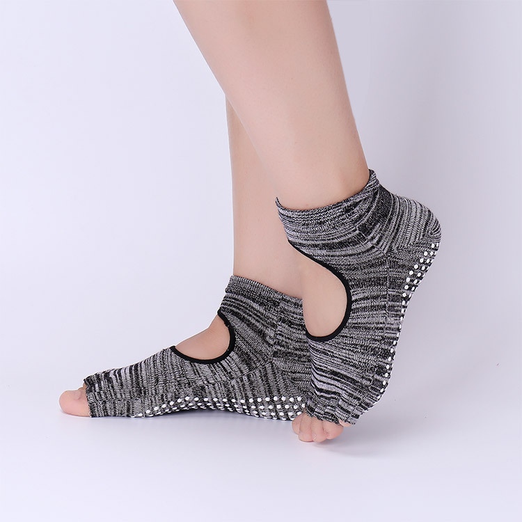 Non-Slip Yoga Socks with Grips - đánh giá và giá Pilates Yoga Barre